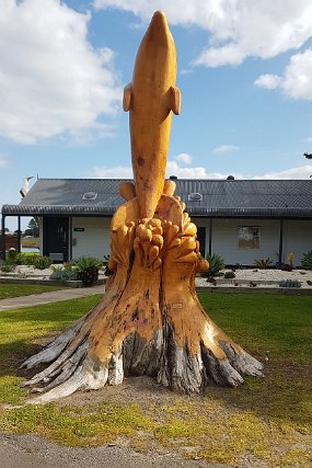 20210916_143538 Chainsaw sculpture