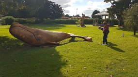 20210916_143747 Chainsaw sculpture