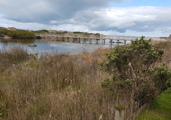 Narrawong Island Holiday Park Narrawong is situated between Port Fairy and Portland. Mt Eccles (Budj Bim) National Park is a geological interesting...